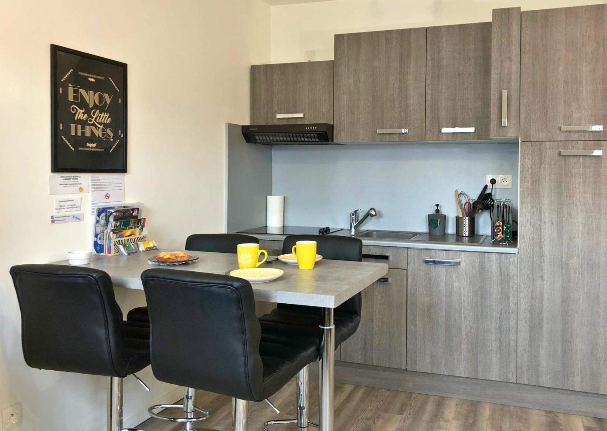 Appartement - Parking Prive Gratuit, Proche Centre-Ville Et Gare De Saint-Omer Сент-Омер Номер фото