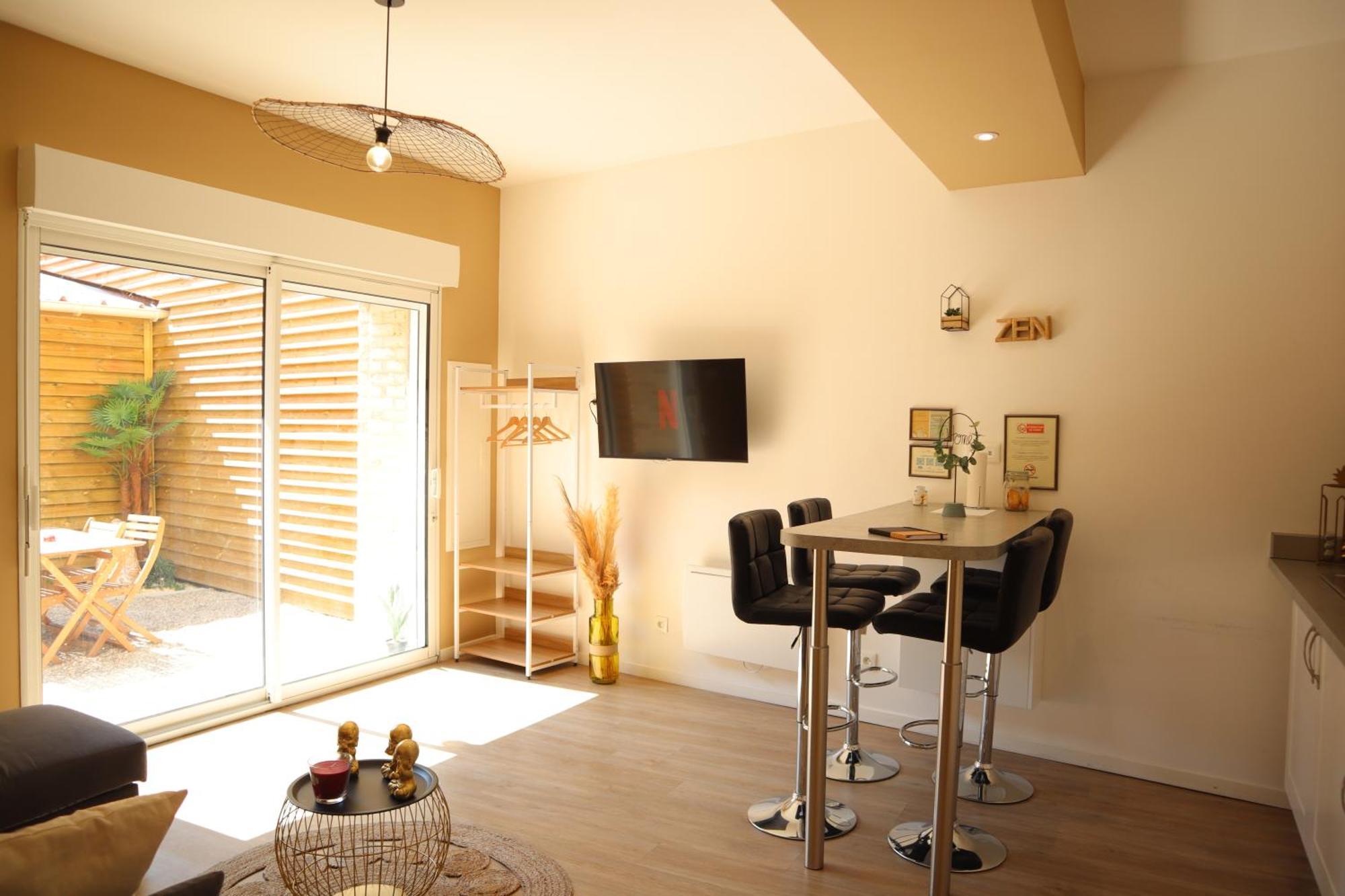 Appartement - Parking Prive Gratuit, Proche Centre-Ville Et Gare De Saint-Omer Сент-Омер Екстер'єр фото