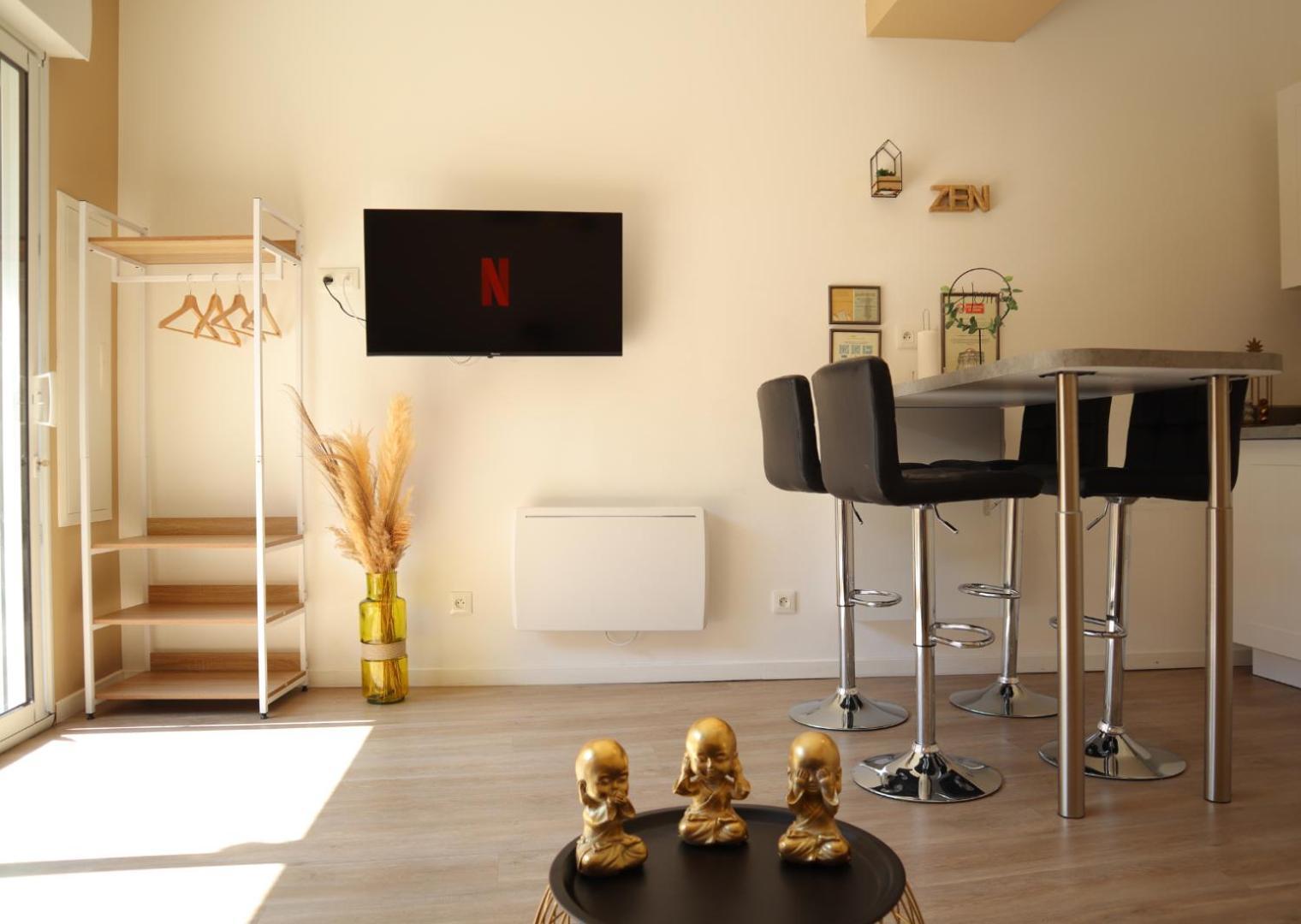 Appartement - Parking Prive Gratuit, Proche Centre-Ville Et Gare De Saint-Omer Сент-Омер Екстер'єр фото