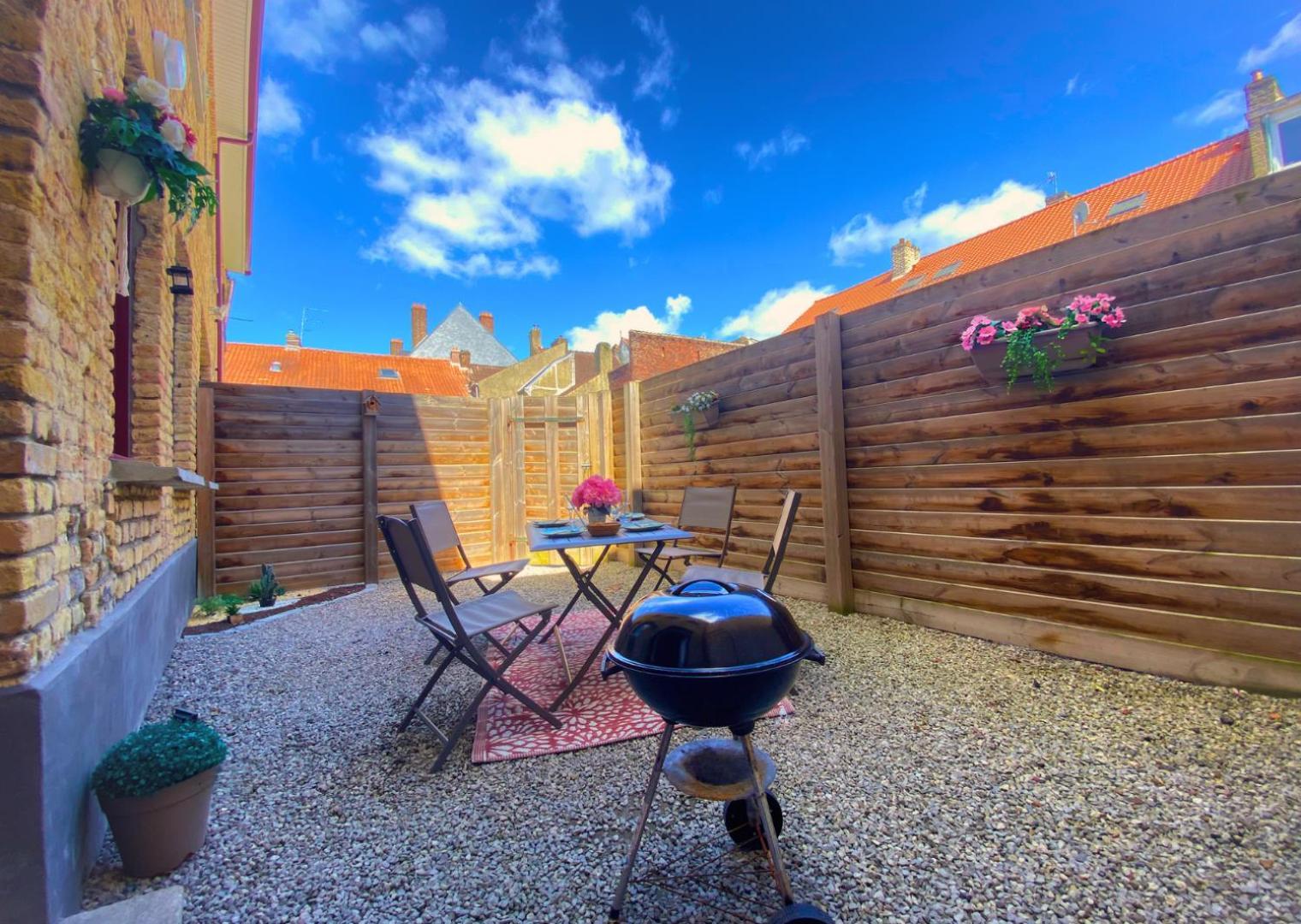 Appartement - Parking Prive Gratuit, Proche Centre-Ville Et Gare De Saint-Omer Сент-Омер Екстер'єр фото
