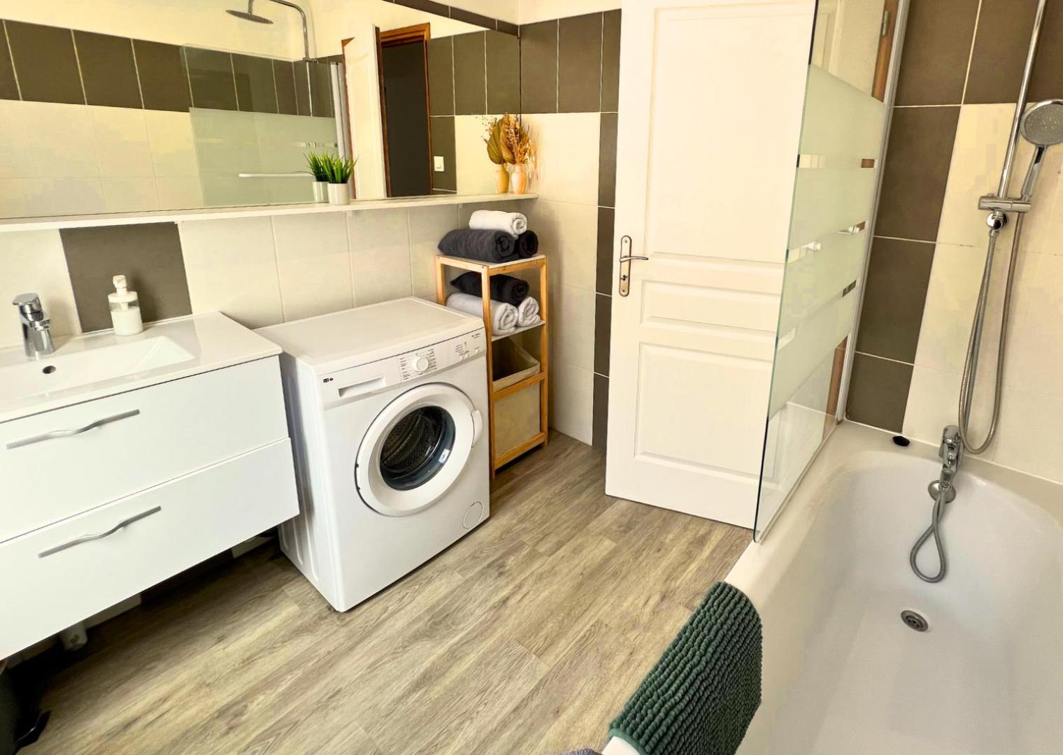 Appartement - Parking Prive Gratuit, Proche Centre-Ville Et Gare De Saint-Omer Сент-Омер Екстер'єр фото